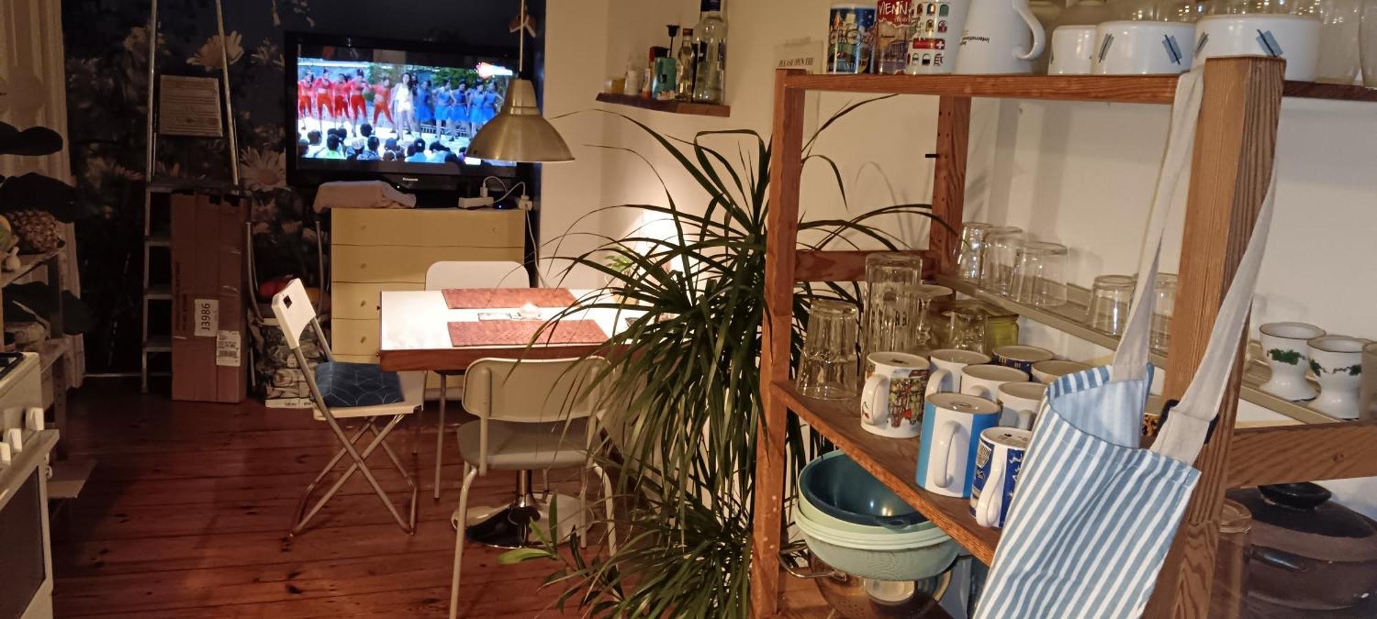 Private Bedroom Near Alexanderplatz In Sharing Homestay *